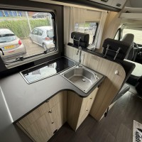 Adria Sun Living A75SL lengtebedden uniek Foto #11
