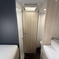 Adria Sun Living A75SL lengtebedden uniek Foto #13