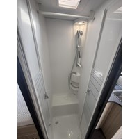 Adria Sun Living A75SL lengtebedden uniek Foto #15