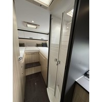 Adria Sun Living A75SL lengtebedden uniek Foto #28