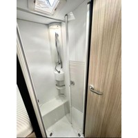 Adria Sun Living A75SL lengtebedden uniek Foto #44