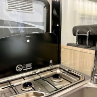 Adria Sun Living A75SL lengtebedden uniek Foto #51