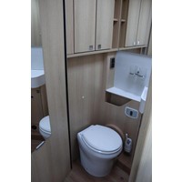 Hymer BMC-T 690 177pk Automaat | Queensbed | Lithium | Omvormer | Gescheiden Douche | LPG Installatie | Zonnepanelen | Foto #40