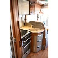 Hymer B 704 ALDE Verwarming 3 Ltr. 180PK Automaat! Foto #1