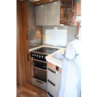 Hymer B 704 ALDE Verwarming 3 Ltr. 180PK Automaat! Foto #2