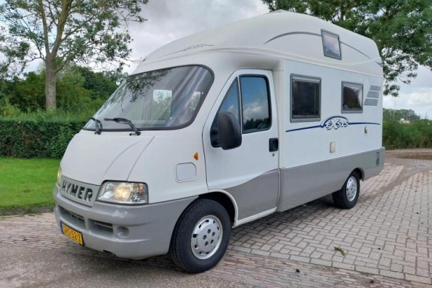 Hymer Exsis  met stahoogte van 220 cm