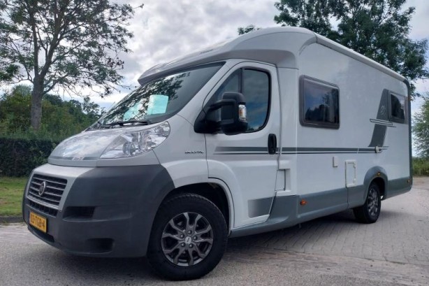 Knaus Van TI 600 ME met enkele bedden!