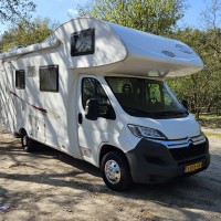 Pla campers Y690 uit 2016 Foto #2