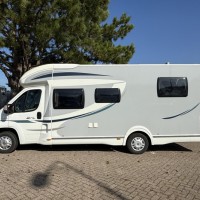 Chausson Ti 79 EB Titanium Queensbed en Hefbed Foto #3