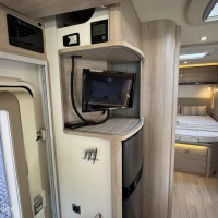 Rapido 690F Euro6 Queensbed Hefbed Luifel Fietsenrek Zonnepaneel Foto #17