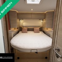 Rapido I 896F Automaat Queensbed Hefbed Face To Face Zonnepaneel Foto #17