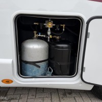Rapido I 896F Automaat Queensbed Hefbed Face To Face Zonnepaneel Foto #13