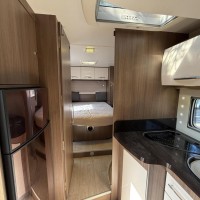 Chausson Ti 79 EB Titanium Queensbed en Hefbed Foto #14