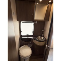 Chausson Ti 79 EB Titanium Queensbed en Hefbed Foto #15