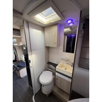 Chausson 718 XLB Queensbed en Hefbed Foto #11