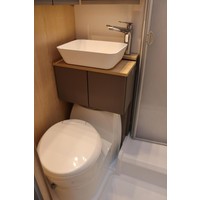Lmc Tourer Lift H660 140pk 2.3 Multijet | Lengtebedden | Thule fietsendrager | Elektrisch hefbed | Thule luifel | Panoramadak | Foto #39