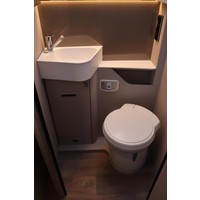 Hymer Tramp S685 170pk Automaat | Diesel verwarming | Super B lthium | Omvormer | Lengtebedden | Face to face | Foto #18