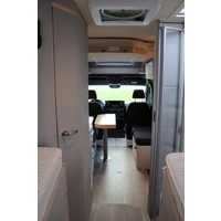 Hymer Tramp S685 170pk Automaat | Diesel verwarming | Super B lthium | Omvormer | Lengtebedden | Face to face | Foto #20