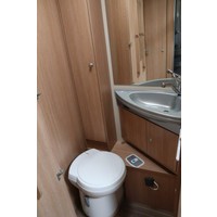 Sunlight T65 130pk Multijet | Dwarsbed | Hefbed | Gescheiden douche | Fietsendrager | Luifel | Foto #16