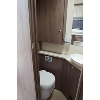 Bürstner Nexxo Time T685 130pk Multijet | Queensbed | Fietsendrager | Gescheiden douche | Maxxfan | Achteruitrijcamera | Luifel | Foto #12