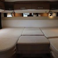 Carthago Malibu I 430 150pk Automaat | Dubbele bodem | Levelsysteem | Lengtebedden | Zonnepaneel | Hefbed | Luifel | Foto #15