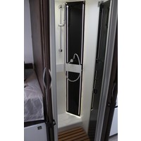 Benimar AMPHITRYON 967 160pk Automaat | Bearlock | Thule luifel | 1e Eigenaar | Gescheiden douche | Face to face zit |Zonnepaneel | Foto #15