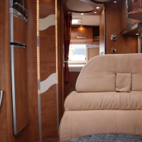 Carthago CHIC I 47 150pk Fiat | Alde verwarming | LPG installatie | Hefbed | Grote garage | Extra sloten | Dwarsbed | Foto #9