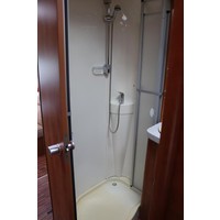 Carthago CHIC I 47 150pk Fiat | Alde verwarming | LPG installatie | Hefbed | Grote garage | Extra sloten | Dwarsbed | Foto #17