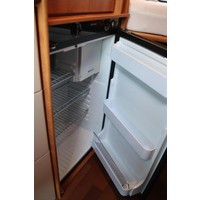 Carthago MALIBU 600 150pk Multijet | Dometic dakairco | Zonnepaneel | Thule luifel | Fiamma Swing Fietsendrager | Dwarsbed | Zenec multimediasysteem | Foto #36