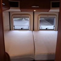 Carthago MALIBU 600 150pk Multijet | Dometic dakairco | Zonnepaneel | Thule luifel | Fiamma Swing Fietsendrager | Dwarsbed | Zenec multimediasysteem | Foto #38