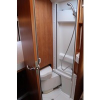 Carthago MALIBU 600 150pk Multijet | Dometic dakairco | Zonnepaneel | Thule luifel | Fiamma Swing Fietsendrager | Dwarsbed | Zenec multimediasysteem | Foto #39