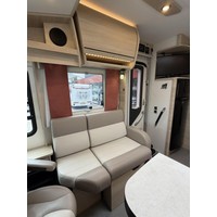 Rapido I 896F Automaat Queensbed Hefbed Face To Face Zonnepaneel Foto #11