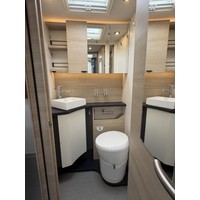 Rapido I 896F Automaat Queensbed Hefbed Face To Face Zonnepaneel Foto #19