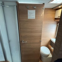 Weinsberg 700MEG CaraCore 9T-Automaat Enkele Bedden Hefbed Luifel Fietsenrek Foto #18