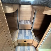 Weinsberg 700MEG CaraCore 9T-Automaat Enkele Bedden Hefbed Luifel Fietsenrek Foto #22