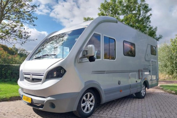 Knaus Sportliner 650 MG met solair en maxxfan