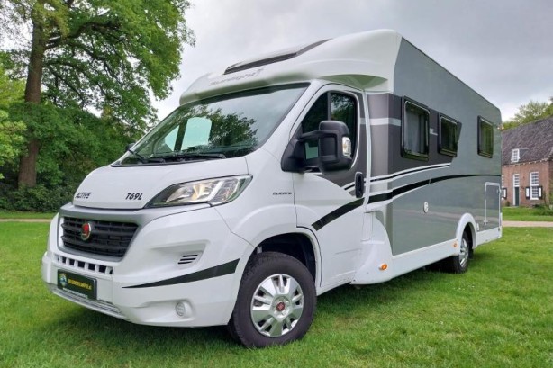 Sunlight T69L  met 47000 kms en trekhaak