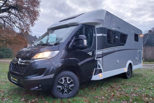 Sunlight T68 XV  met trekhaak