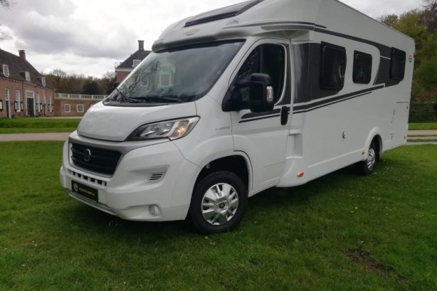 Carado T449  Dubbele airco en 5 pp