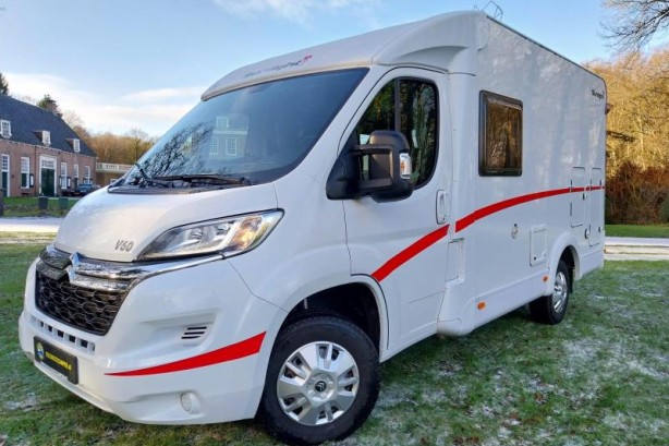 Sunlight V60  Mooie compacte 595cm lang