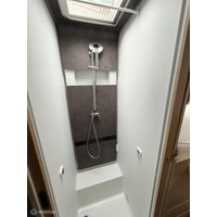 Adria MATRIX 670DL HEFBED+ENKELE BEDDEN Foto #5