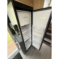 Adria MATRIX 670DL HEFBED+ENKELE BEDDEN Foto #6