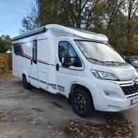 LMC campers T630 140 pk / Als nieuw / Ruime indeling / Thule luifel en fietsendrager met lift / Gescheiden douche / ... uit 2024 Foto #12