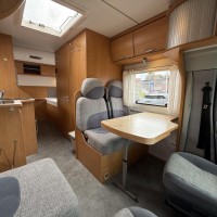 BAVARIA met lage enkele bedden in keurige staat Foto #18