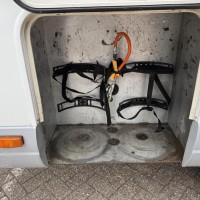 BAVARIA met lage enkele bedden in keurige staat Foto #6