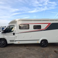 LMC campers T630 140 pk / Als nieuw / Ruime indeling / Thule luifel en fietsendrager met lift / Gescheiden douche / ... uit 2024 Foto #20