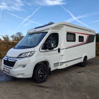 LMC campers T630 140 pk / Als nieuw / Ruime indeling / Thule luifel en fietsendrager met lift / Gescheiden douche / ... uit 2024 Foto #22