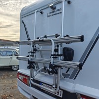 LMC campers T630 140 pk / Als nieuw / Ruime indeling / Thule luifel en fietsendrager met lift / Gescheiden douche / ... uit 2024 Foto #11