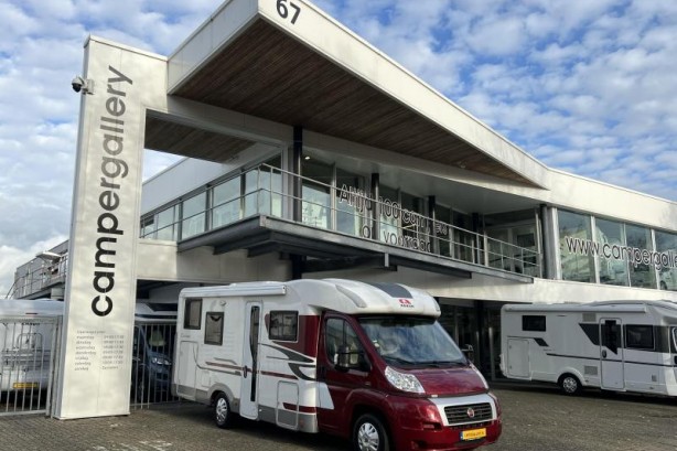 Adria Coral S 680 SP uit 2010