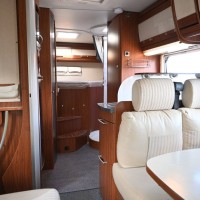 Hymer B 694 SL Schotel Zonnepaneel Dwarsbed Hefbed Foto #5